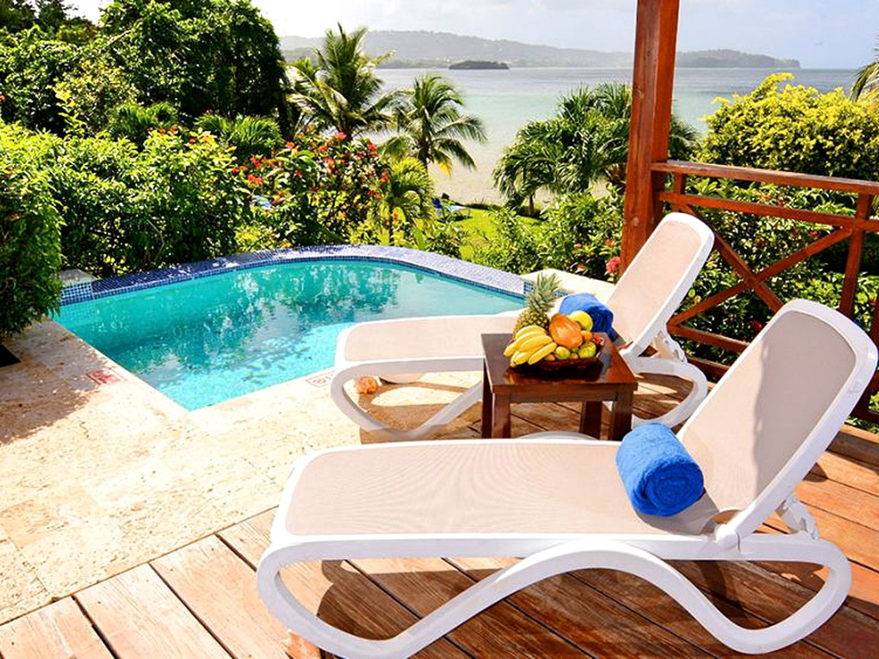 Stunning Cottage Overlooking a Beach with a Plunge Pool near Corinth, St. Lucia