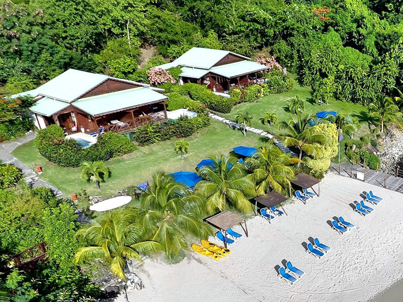 Stunning Cottage Overlooking a Beach with a Plunge Pool near Corinth, St. Lucia