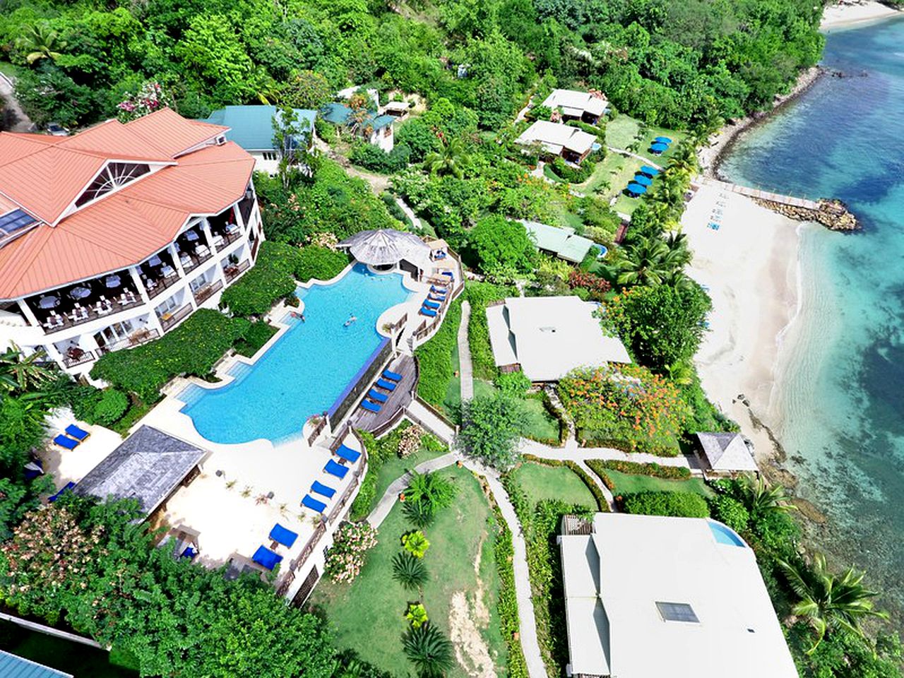Stunning Cottage Overlooking a Beach with a Plunge Pool near Corinth, St. Lucia