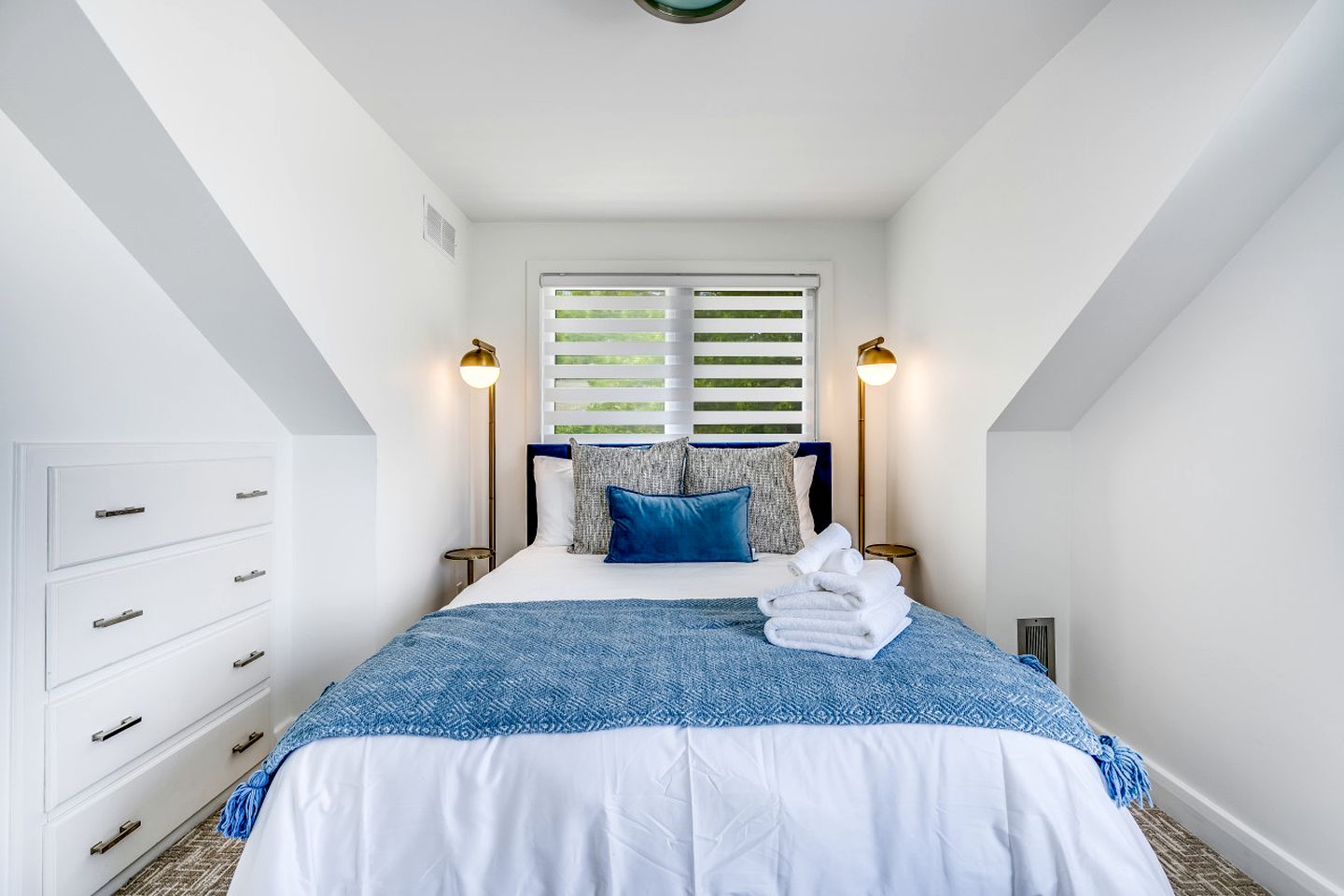 Beautiful Cottage with Swimming Pool in Kingsville, Ontario