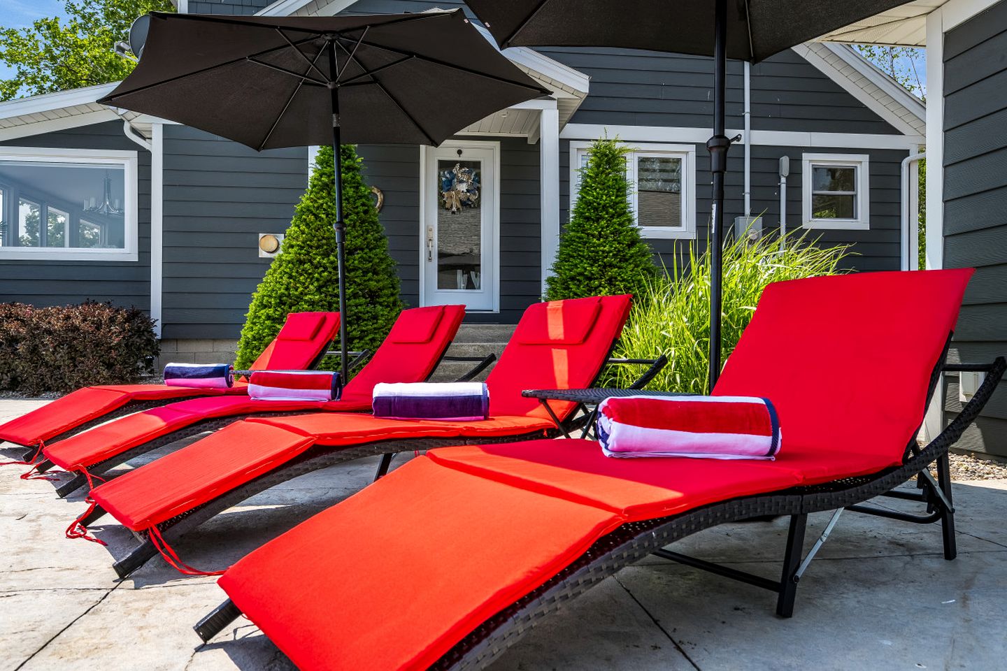 Beautiful Cottage with Swimming Pool in Kingsville, Ontario
