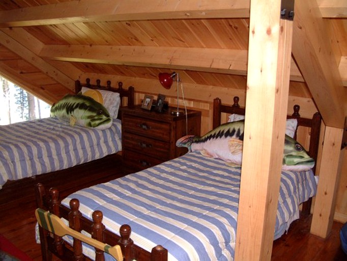 Log Cabins (Lowell, Maine, United States)