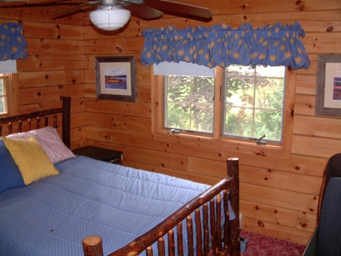 Log Cabins (Lowell, Maine, United States)