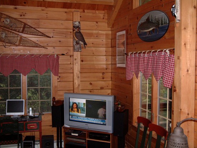 Log Cabins (Lowell, Maine, United States)