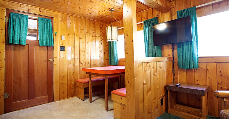 Cabins (Estes Park, Colorado, United States of America)