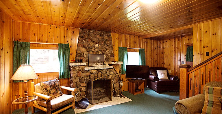 Cabins (Estes Park, Colorado, United States of America)