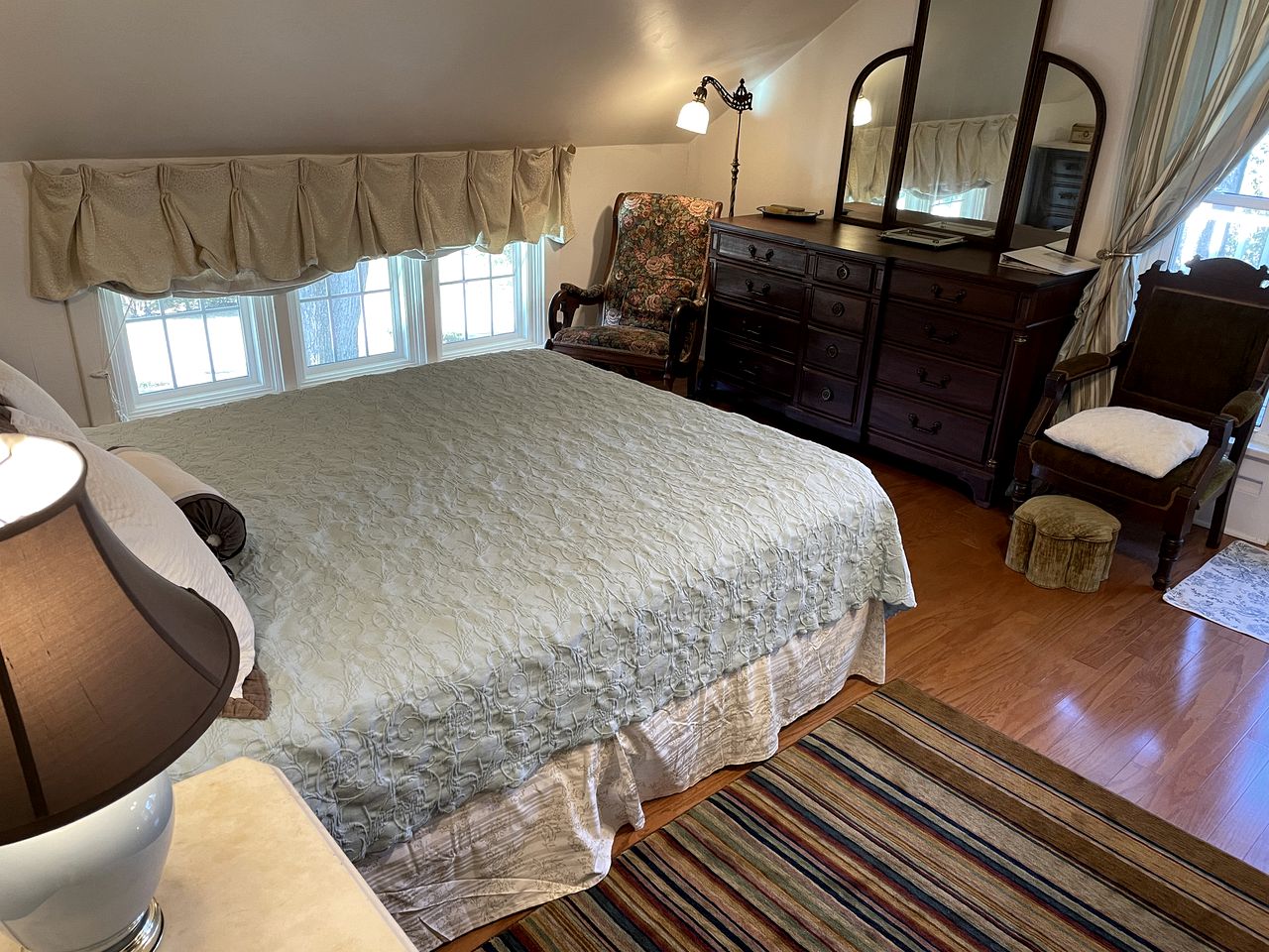 Weekend Getaway at a Bed and Breakfast by a Peaceful Lake near Milwaukee, Wisconsin