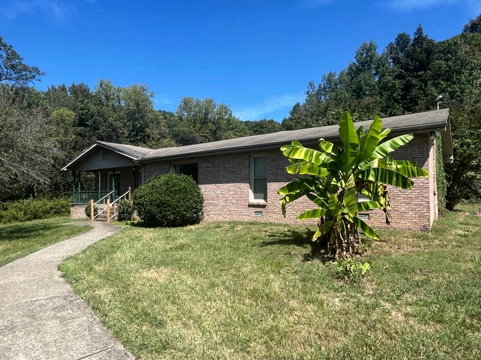 Rustic Family Cottage with Panoramic Nature Views in Tennessee