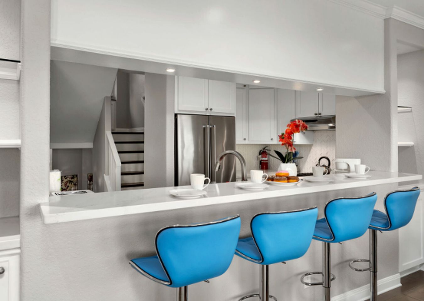 Beautiful Modern Vacation Rental with Blissful Bay Views for a Relaxing Escape in League City, Texas