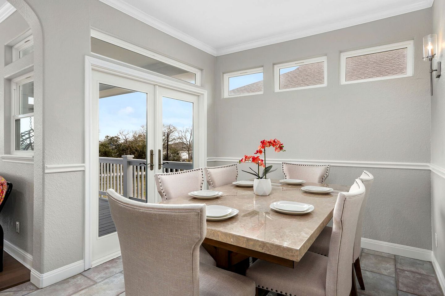 Beautiful Modern Vacation Rental with Blissful Bay Views for a Relaxing Escape in League City, Texas
