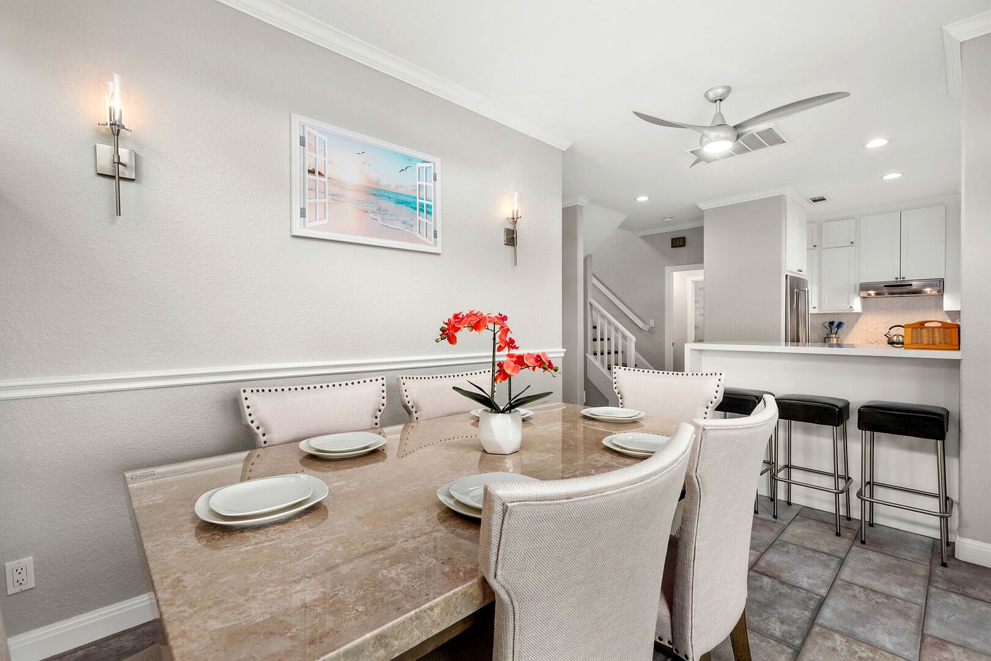 Beautiful Modern Vacation Rental with Blissful Bay Views for a Relaxing Escape in League City, Texas