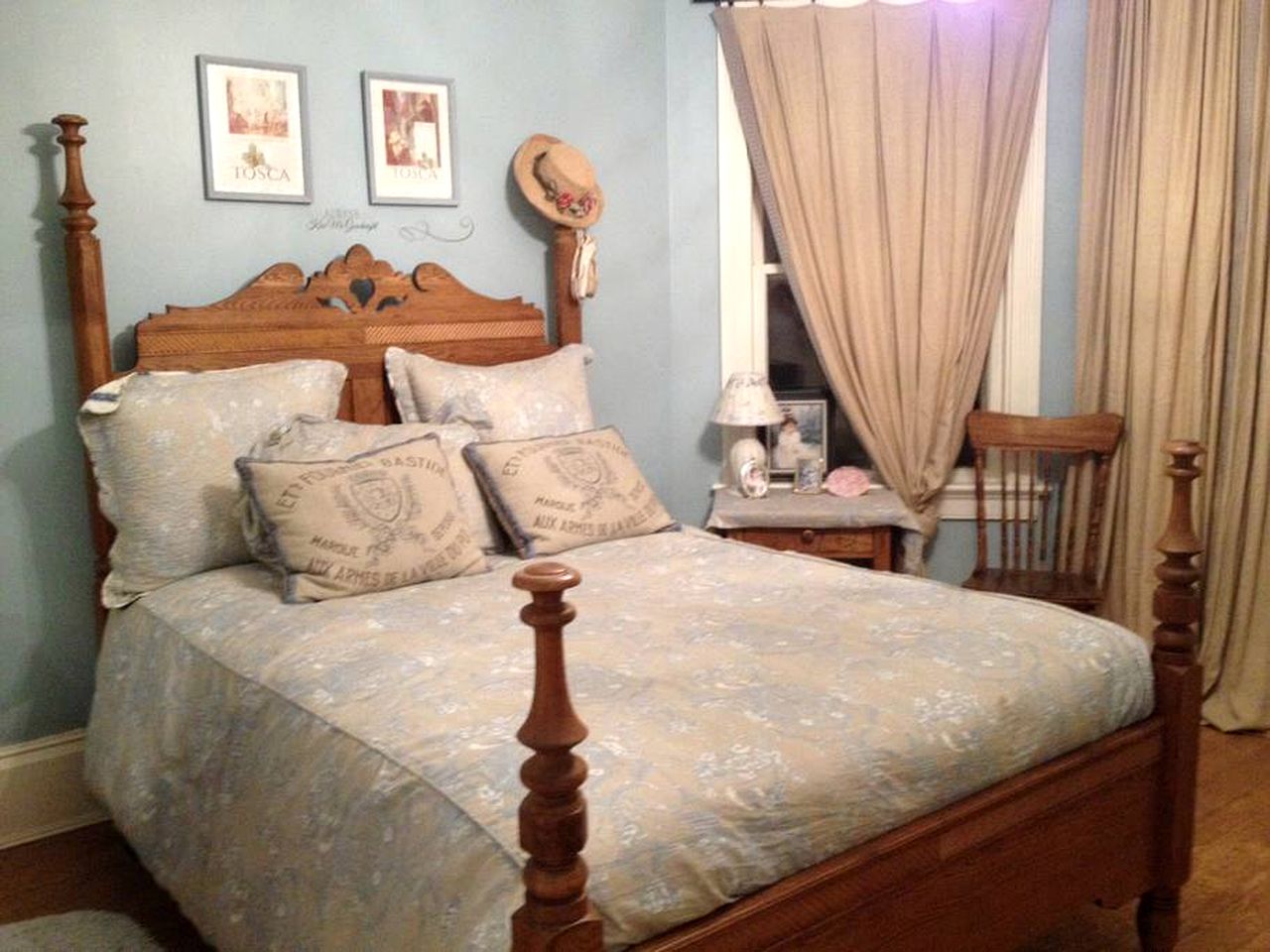 Superb Room for a Romantic Getaway in a Bed and Breakfast in Barrie, Ontario