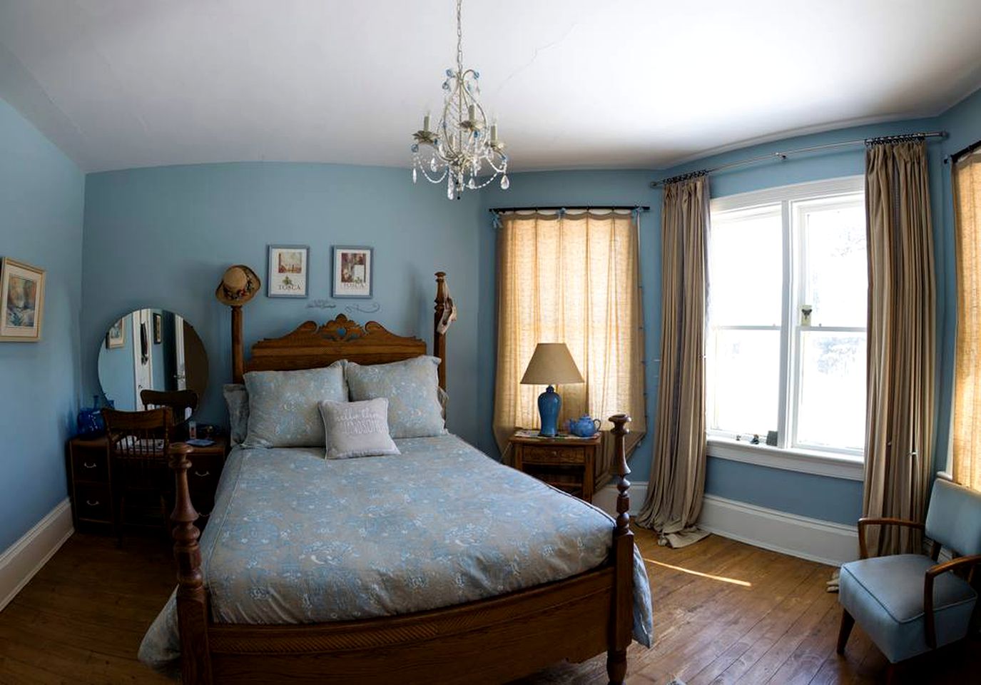 Superb Room for a Romantic Getaway in a Bed and Breakfast in Barrie, Ontario