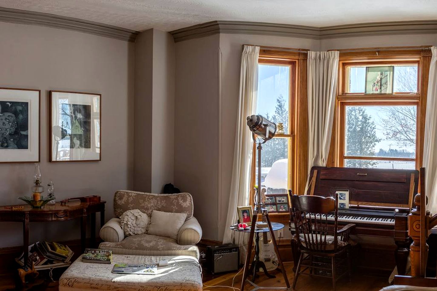 Superb Room for a Romantic Getaway in a Bed and Breakfast in Barrie, Ontario