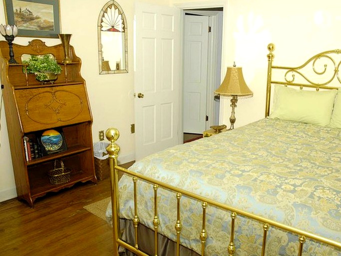 Watertown Country Estate Gather your family at this country estate