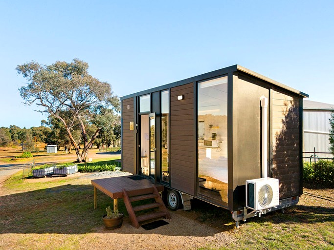 Tiny Houses (Australia, Parkes, New South Wales)