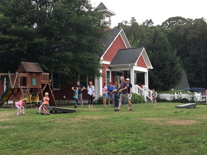 Whitestone Country Inn, Nature Lodges 27217, Kingston, United States of