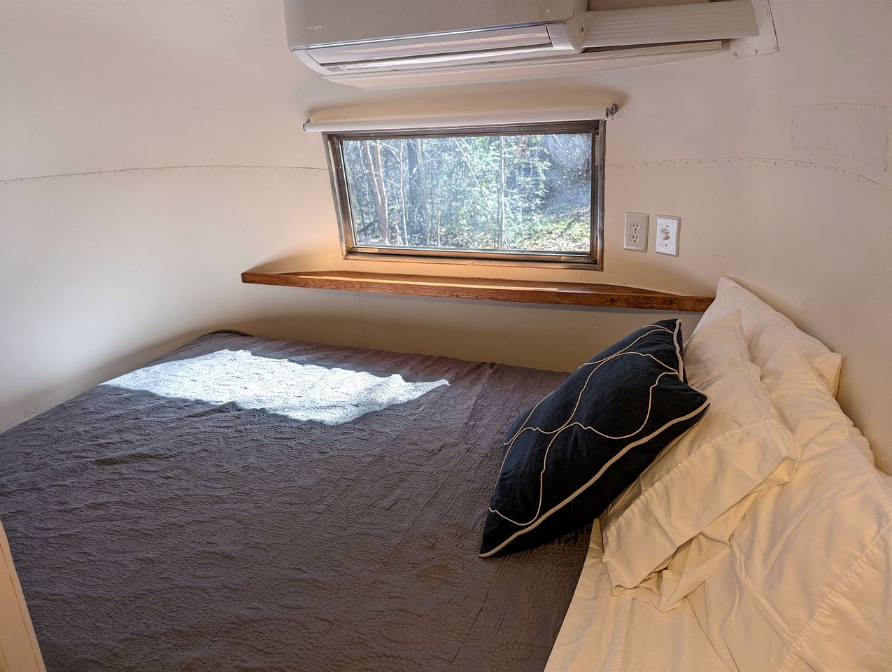Well-Deserved Nature Getaways in this Fully-Equipped Airstream in Midway, Texas