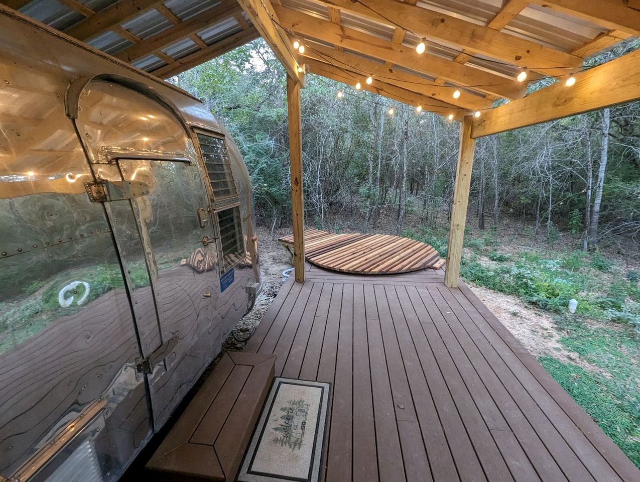 Well-Deserved Nature Getaways in this Fully-Equipped Airstream in Midway, Texas
