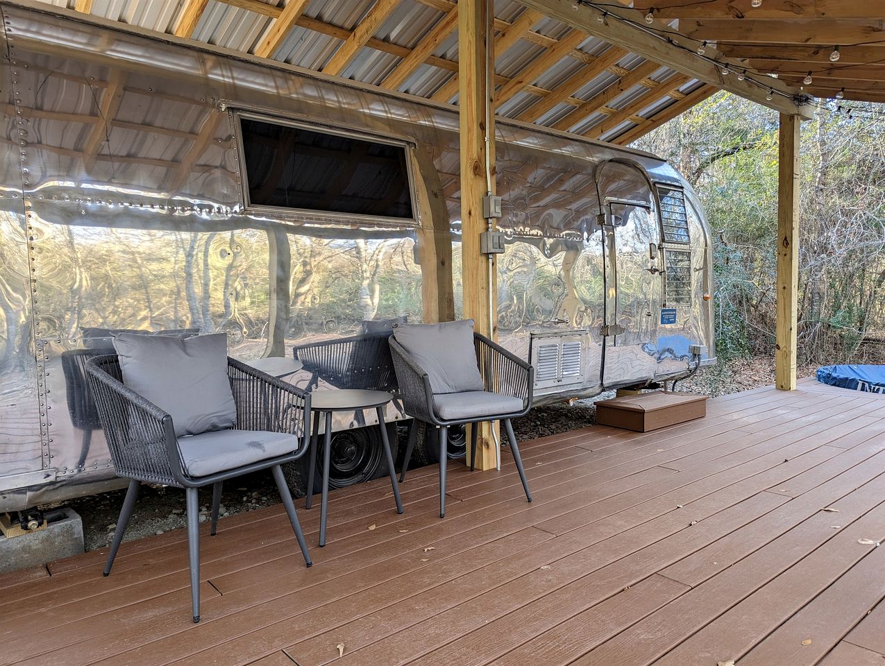 Well-Deserved Nature Getaways in this Fully-Equipped Airstream in Midway, Texas