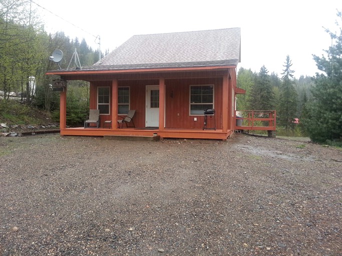 Cabins (Clearwater, British Columbia, Canada)