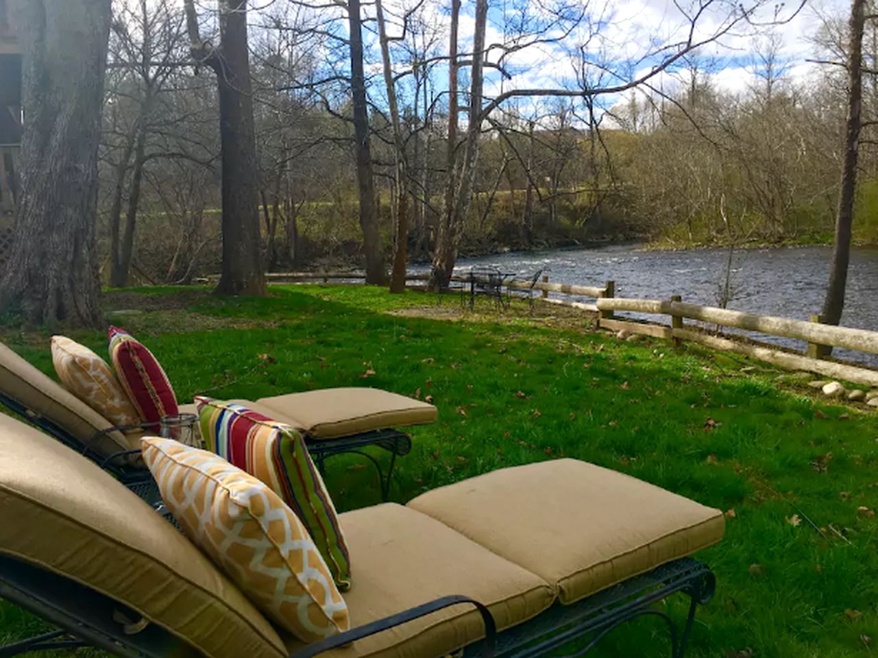 Romantic Suite Rental with Wi-Fi near the Mountains of Tremont, Tennessee