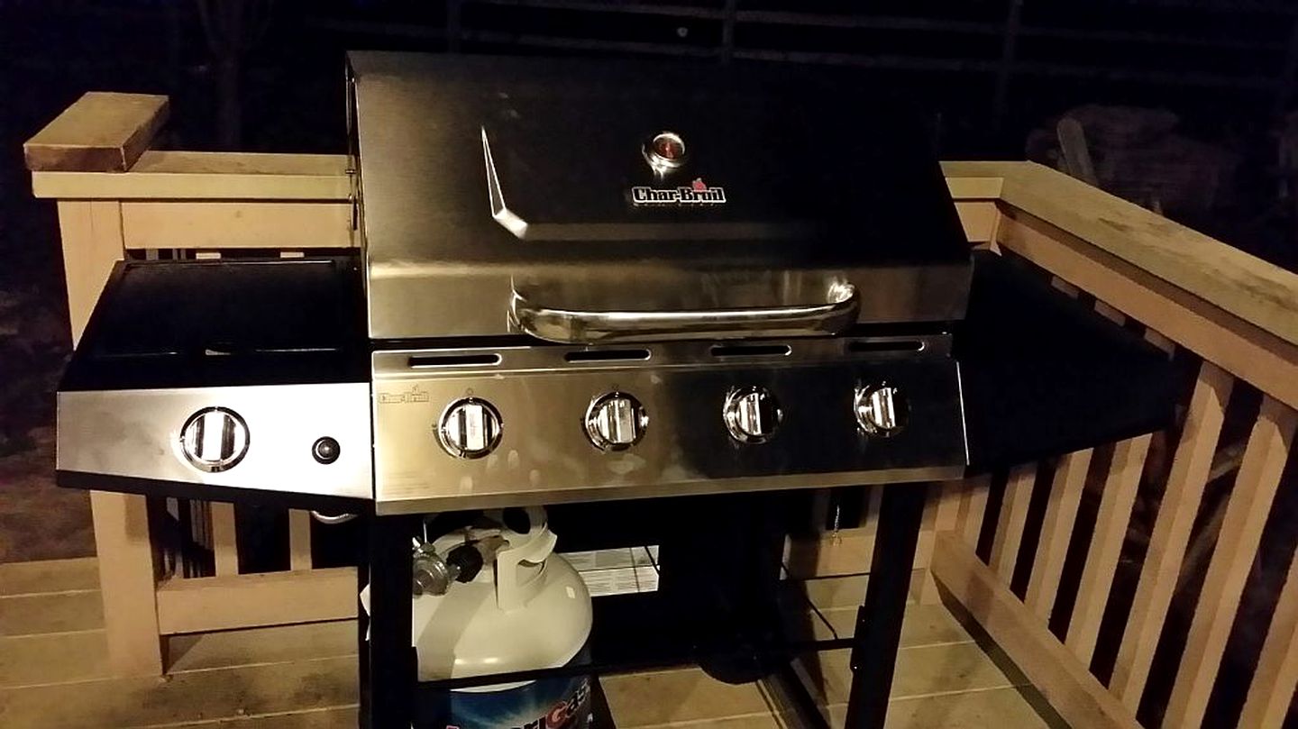 Secluded Family-Friendly Cabin with Outdoor Theme near Phoenix, Arizona