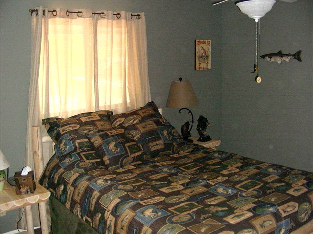 Secluded Family-Friendly Cabin with Outdoor Theme near Phoenix, Arizona