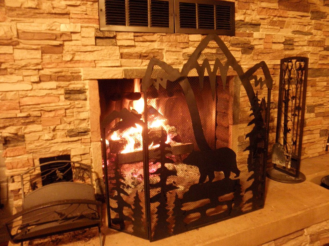 Secluded Family-Friendly Cabin with Outdoor Theme near Phoenix, Arizona