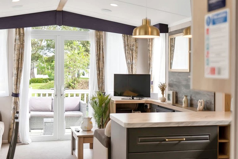 Coastal Family Retreat with Pool, Golf, Beach Access & Starlink WiFi Escape in Scotland, United Kingdom