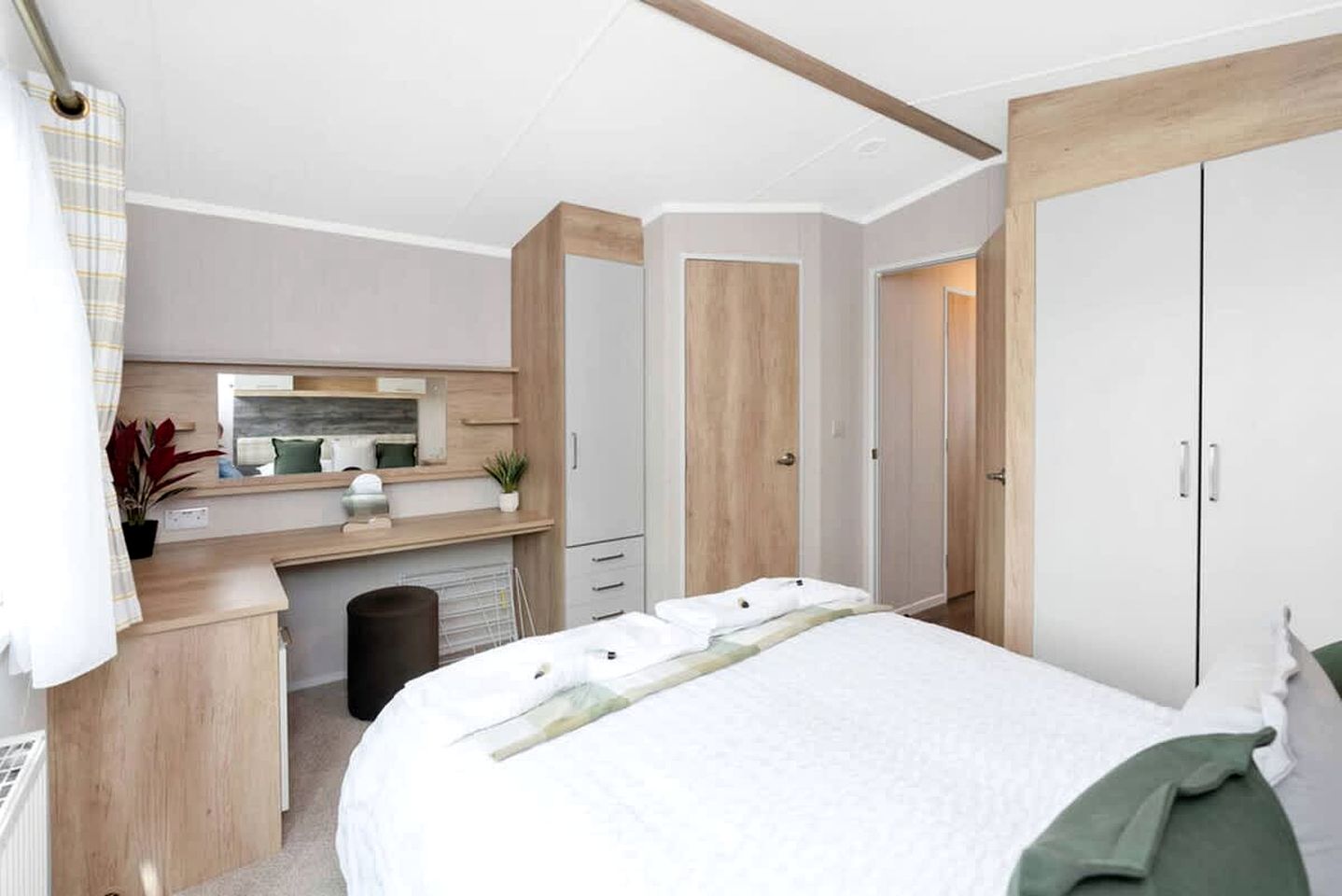 Coastal Family Retreat with Pool, Golf, Beach Access & Starlink WiFi Escape in Scotland, United Kingdom