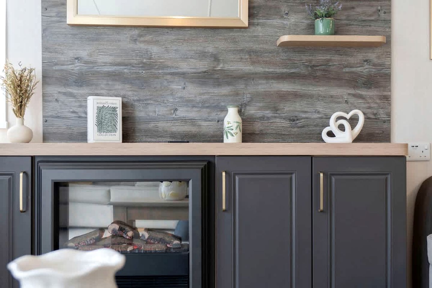 Coastal Family Retreat with Pool, Golf, Beach Access & Starlink WiFi Escape in Scotland, United Kingdom