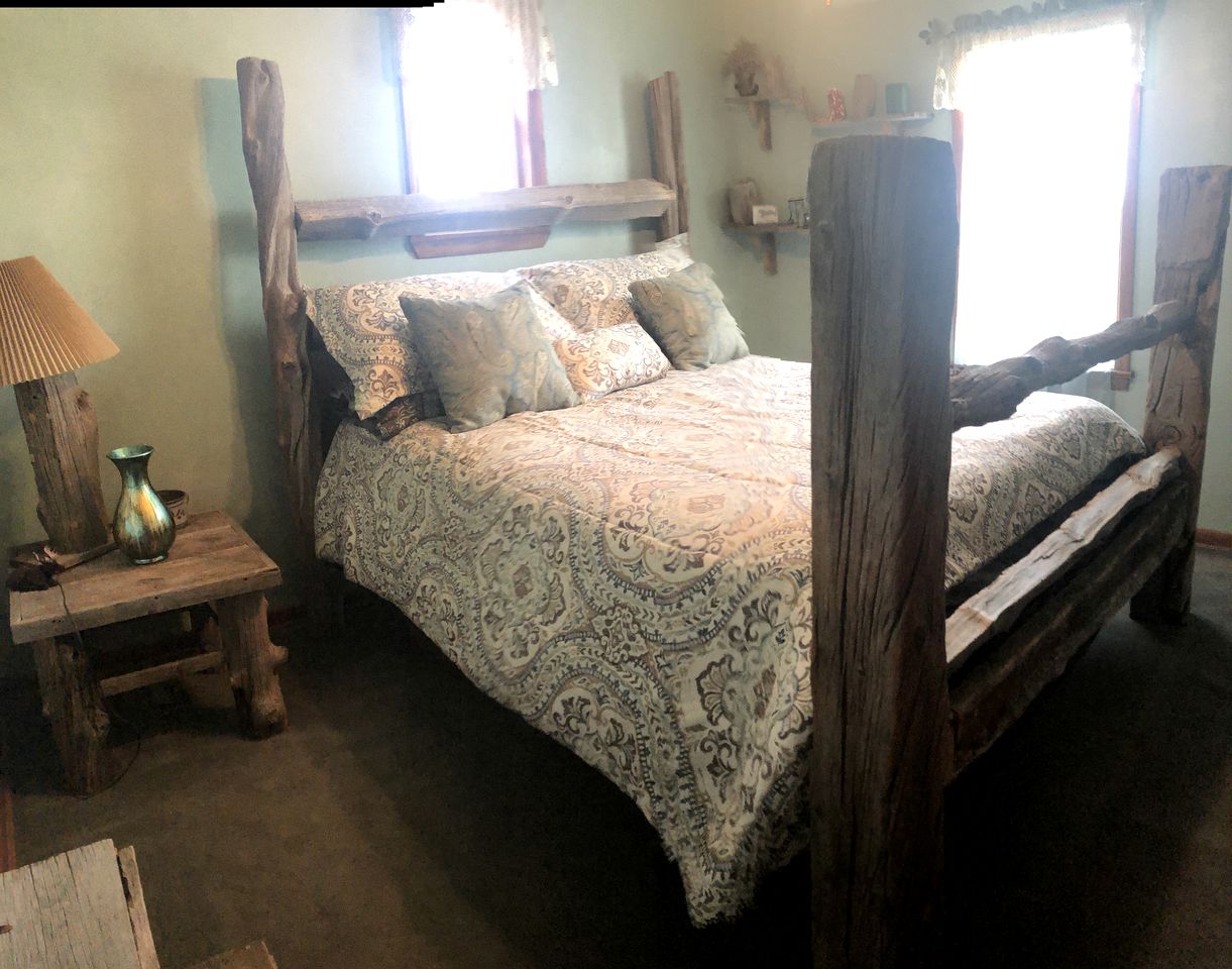 Cozy Cottage Rental for Six on a Working Ranch in Crawford, Nebraska