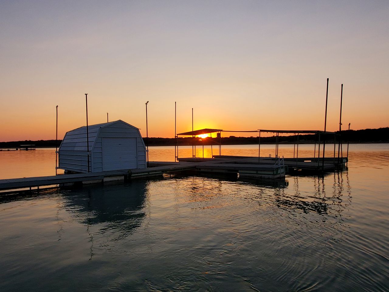 Cozy Lakefront A-Frame Cabin with Dock Access & BBQ Near Lake Cisco, TX