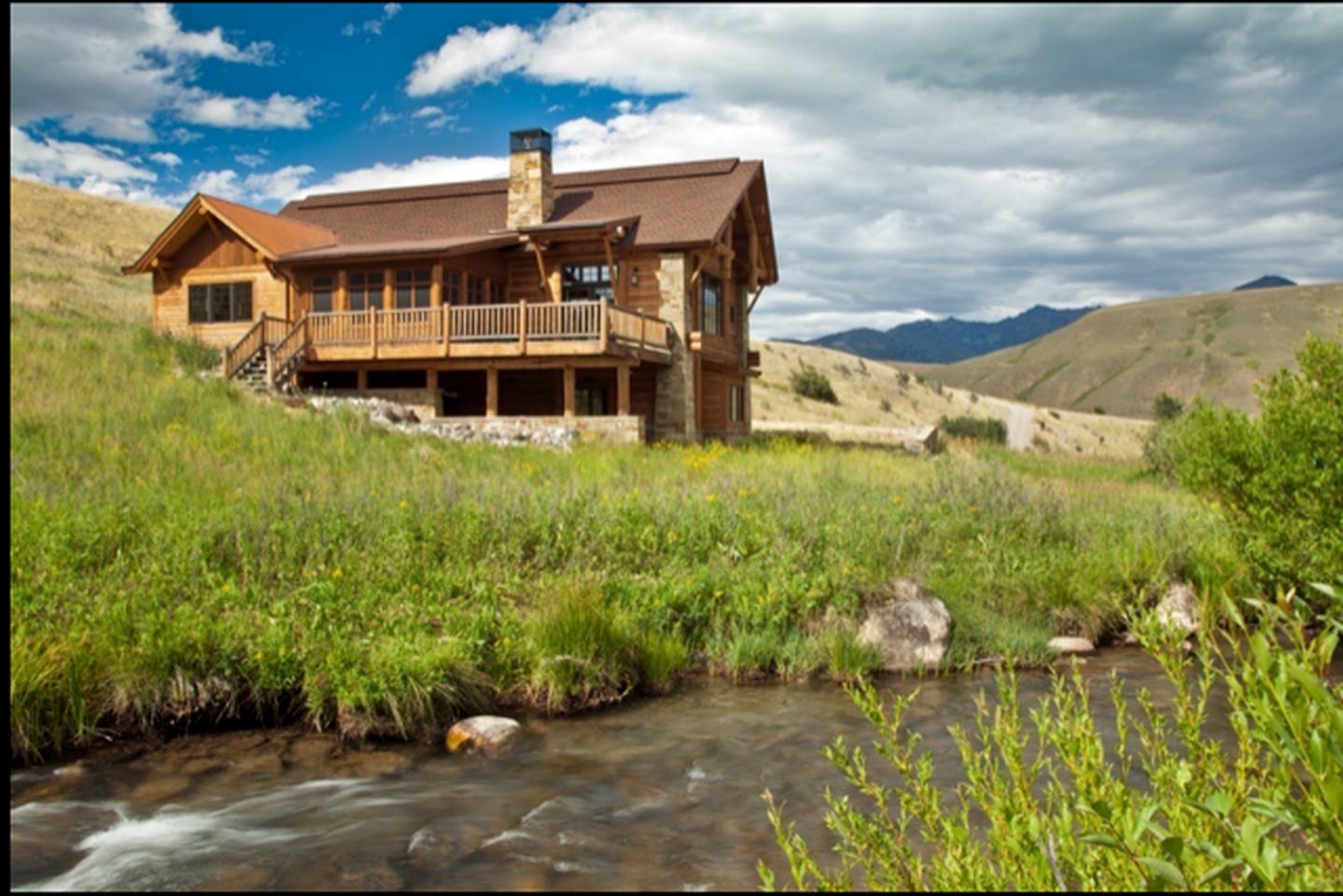 Scenic Creekside Lodge with Decks and Madison River Access near Yellowstone, Ennis Montana