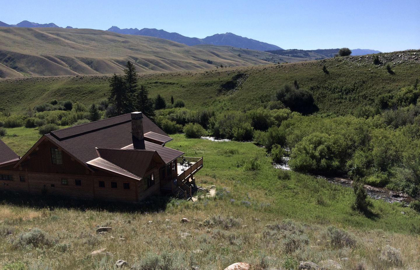 Scenic Creekside Lodge with Decks and Madison River Access near Yellowstone, Ennis Montana