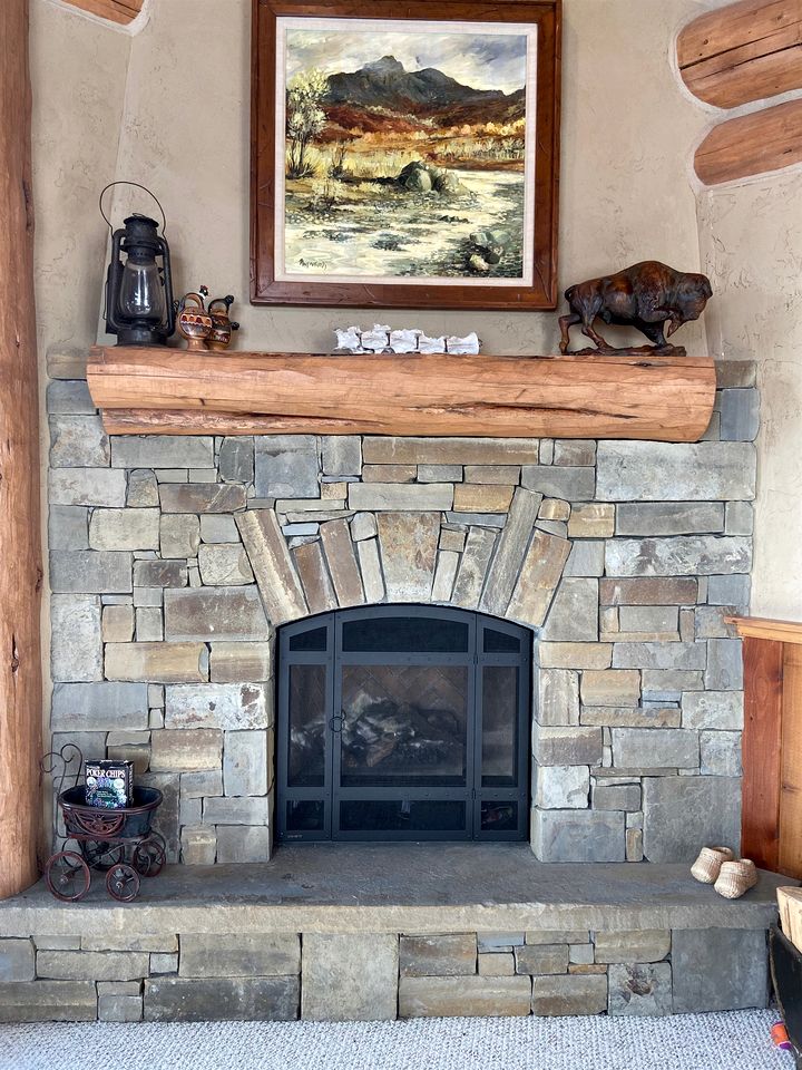 Scenic Creekside Lodge with Decks and Madison River Access near Yellowstone, Ennis Montana