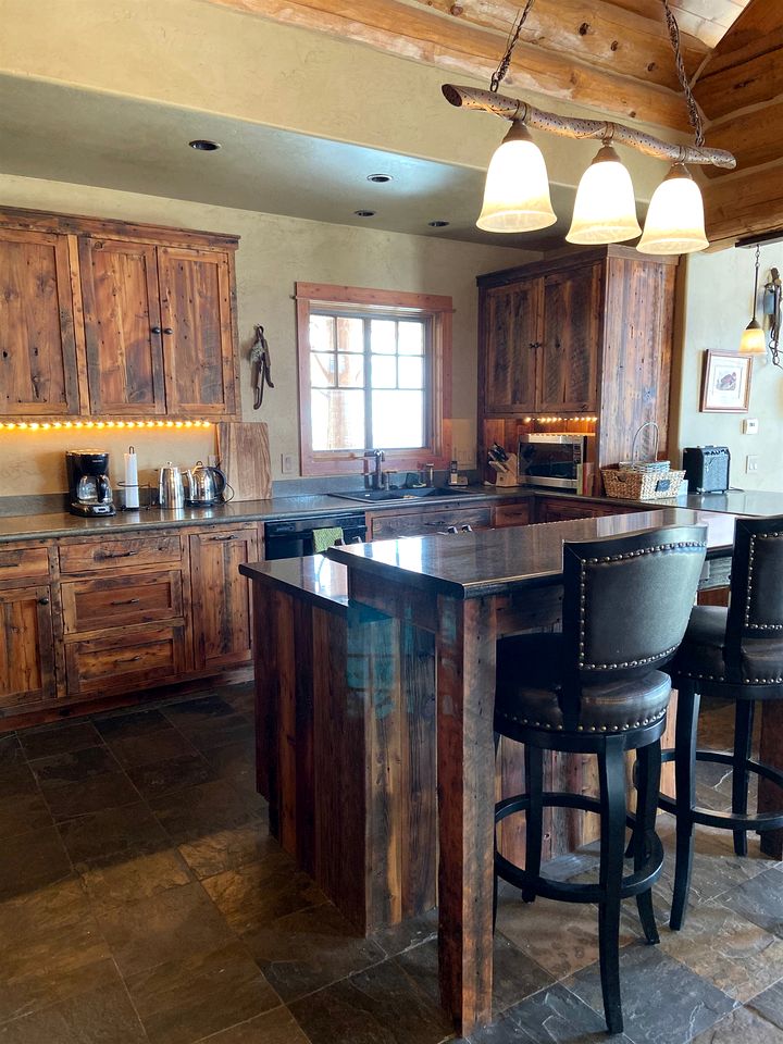 Scenic Creekside Lodge with Decks and Madison River Access near Yellowstone, Ennis Montana