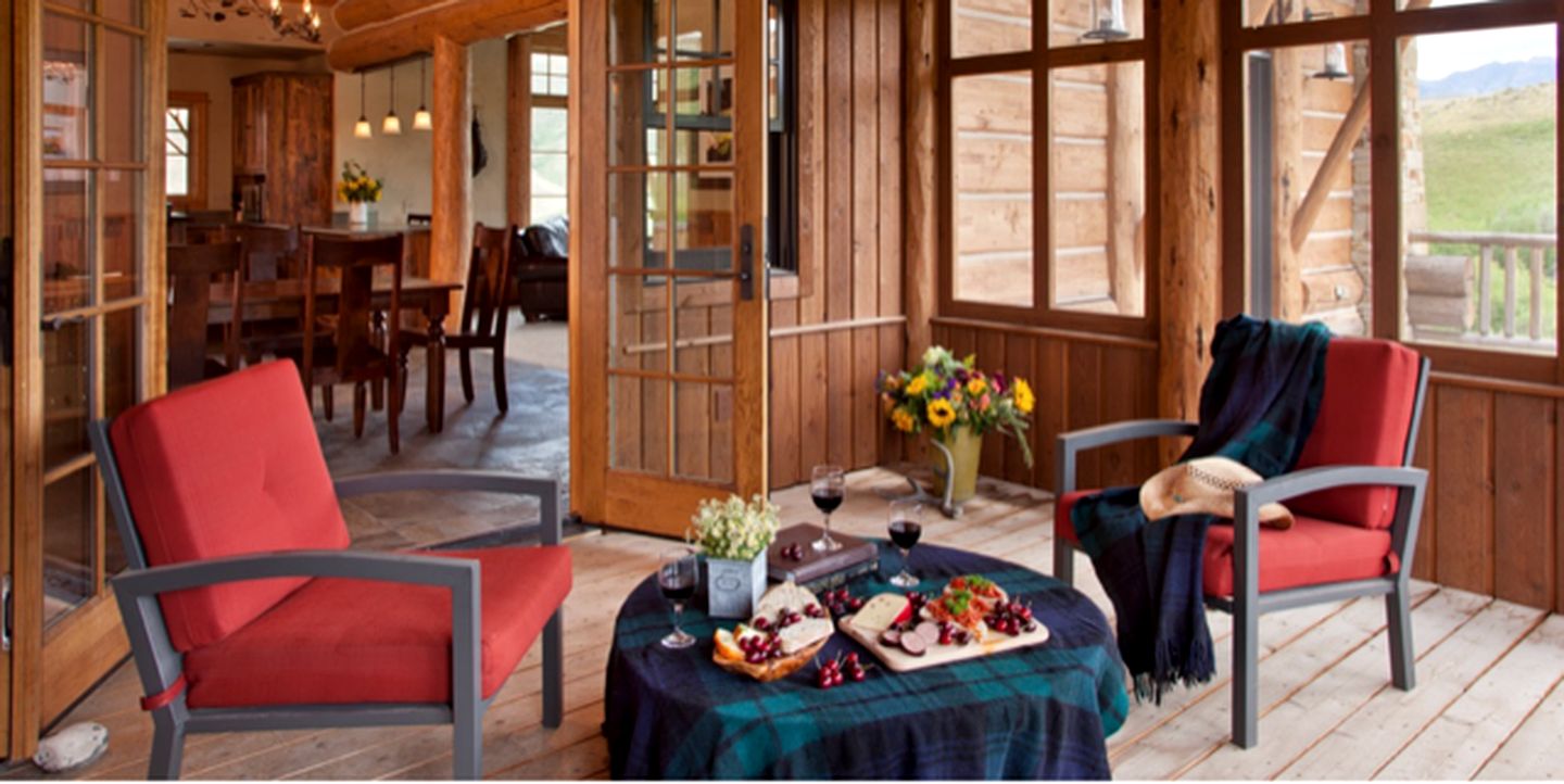 Scenic Creekside Lodge with Decks and Madison River Access near Yellowstone, Ennis Montana