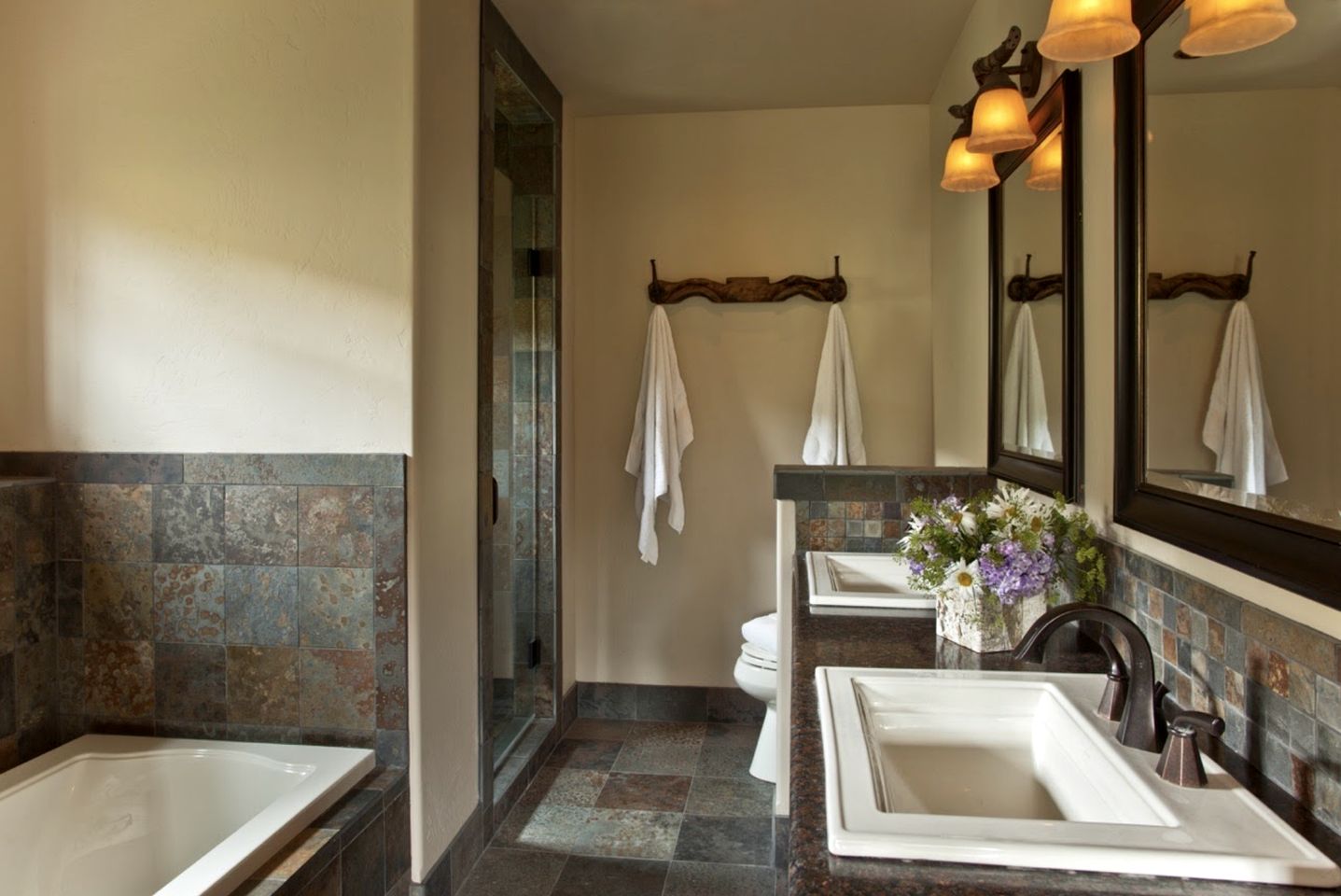 Scenic Creekside Lodge with Decks and Madison River Access near Yellowstone, Ennis Montana