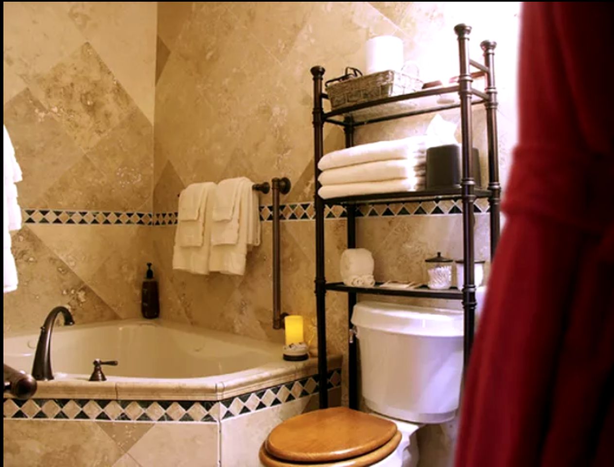 Romantic Bed and Breakfast Staycation for Two Guests in Lincoln, Nebraska