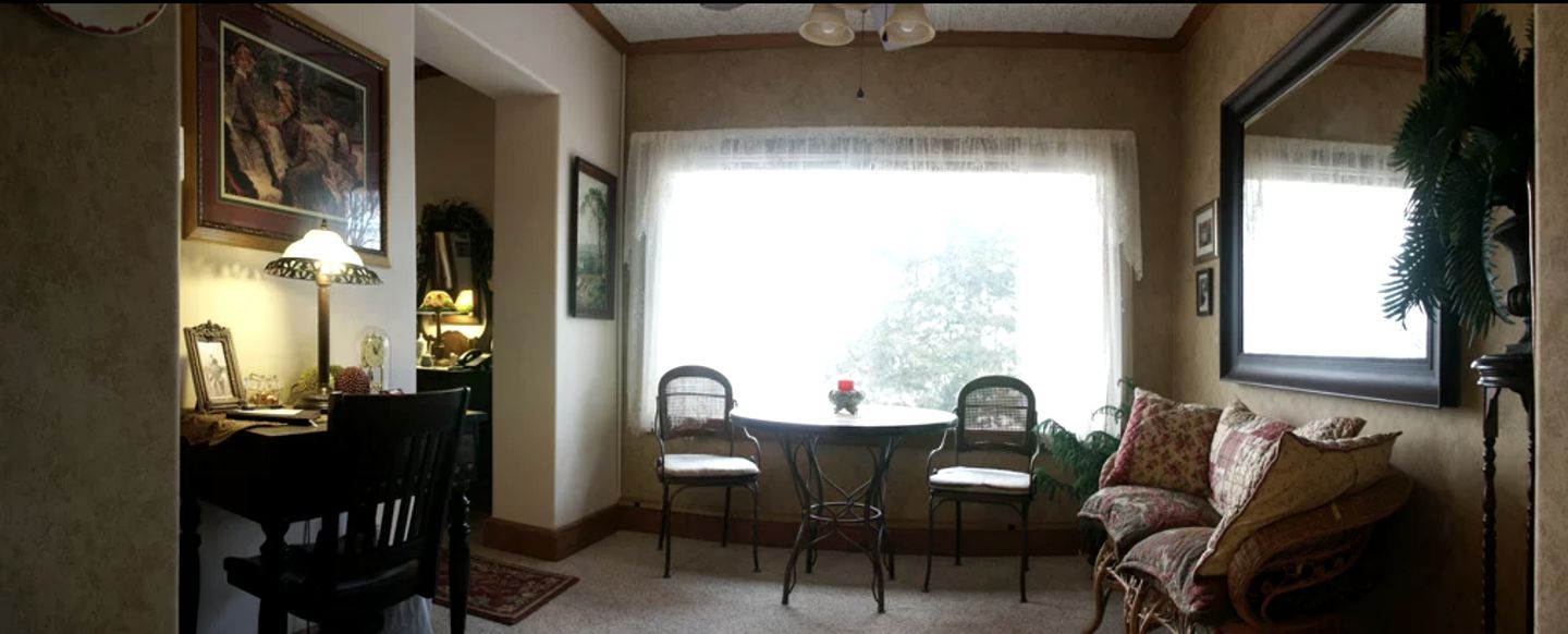Romantic Bed and Breakfast Staycation for Two Guests in Lincoln, Nebraska