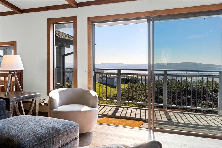Beach Houses (United States of America, Dillon Beach, California)