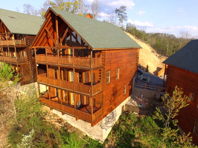 Great Smoky Mountains Cabin for a Family Vacation in Tennessee