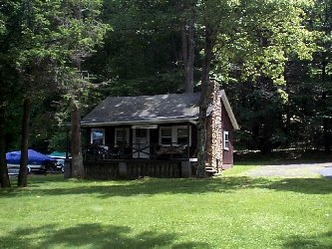Quaint Lakefront Cabin Rental in Harveys Lake near Wilkes-Barre, Pennsylvania | Cabins (Harveys Lake, Pennsylvania, United States of America)
