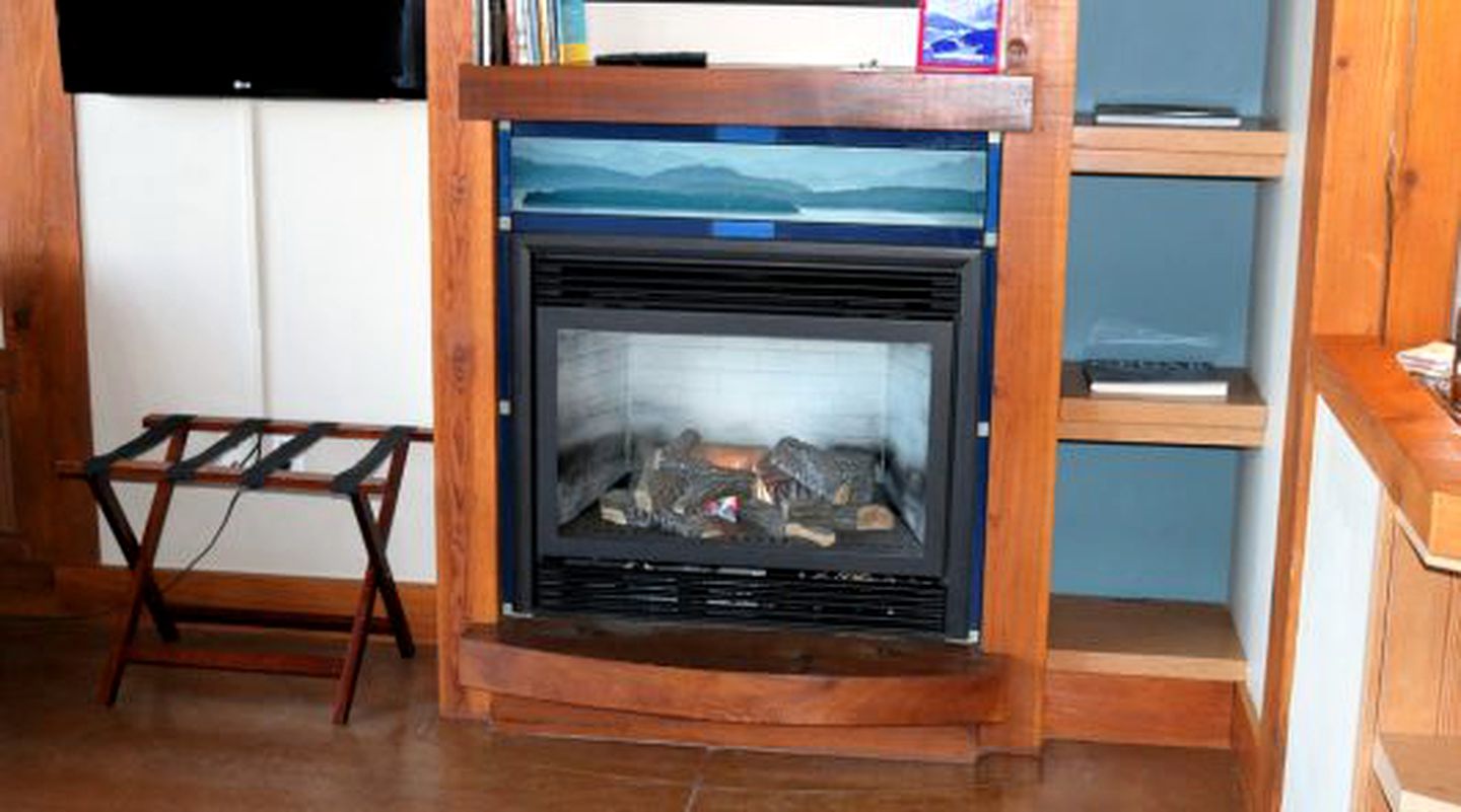 Pet-Friendly Accommodation Overlooking the Harbor in Ucluelet, British Columbia