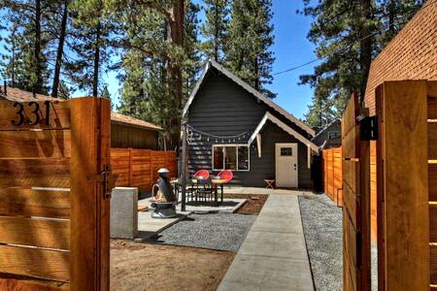 Modern Cabin Ideal for a Family Escape in Big Bear, California