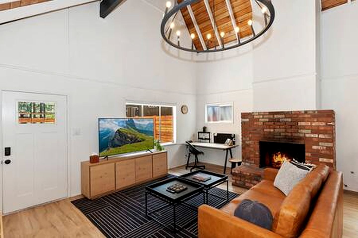 Modern Cabin Ideal for a Family Escape in Big Bear, California