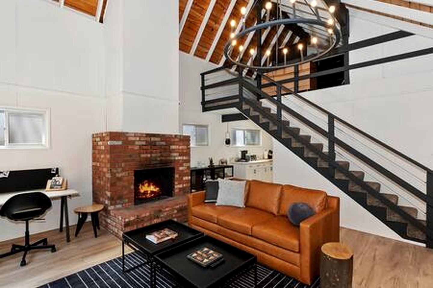 Modern Cabin Ideal for a Family Escape in Big Bear, California