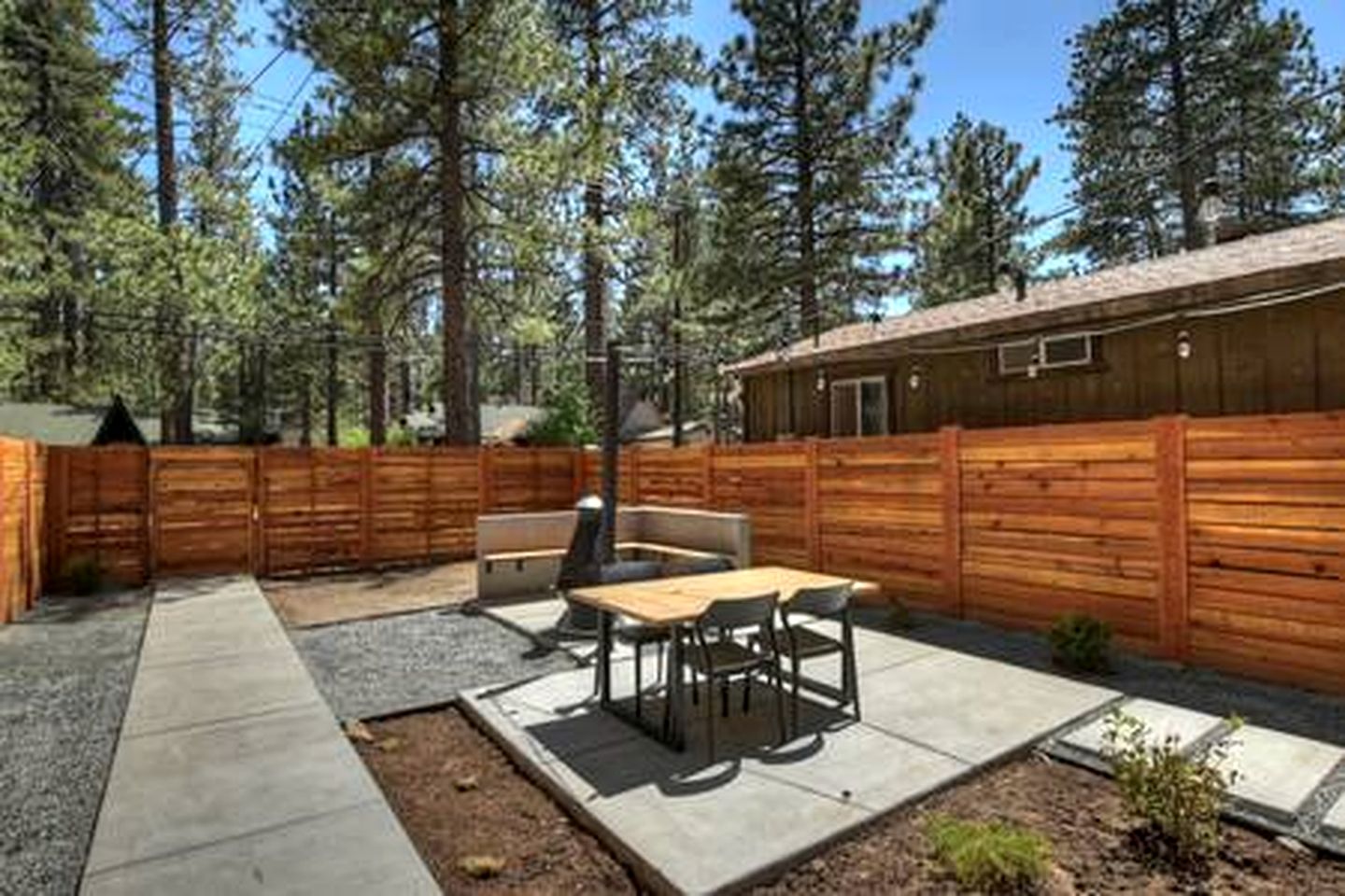 Modern Cabin Ideal for a Family Escape in Big Bear, California